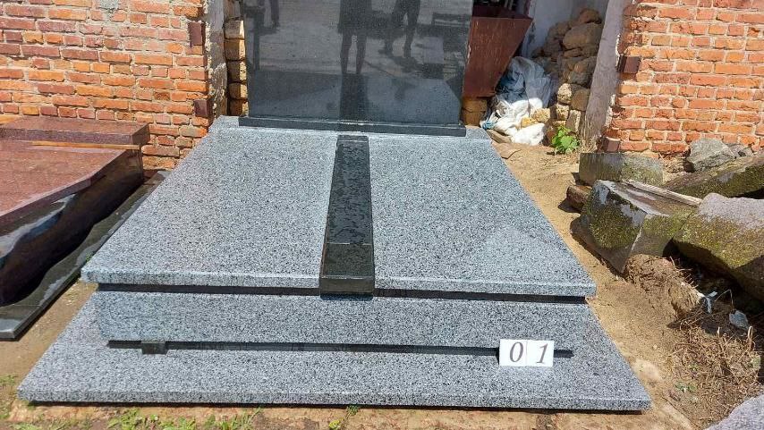 Подвійний пам’ятник №19