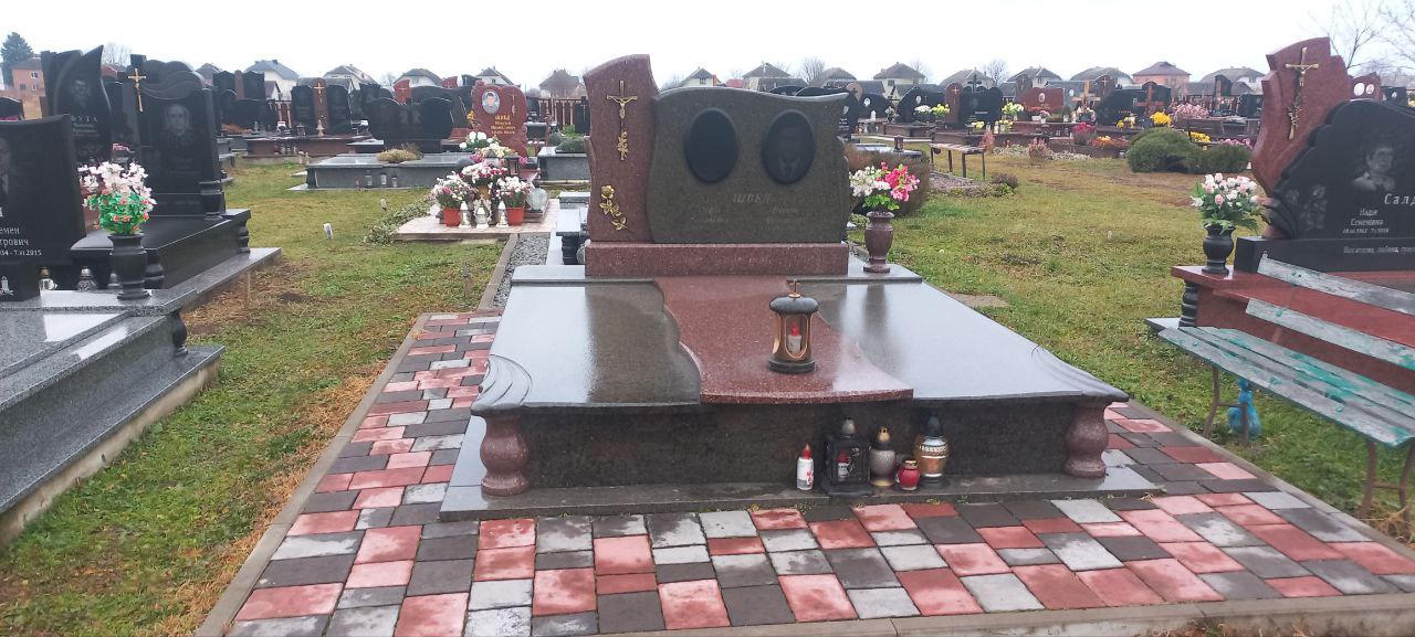 Подвійний пам’ятник №40