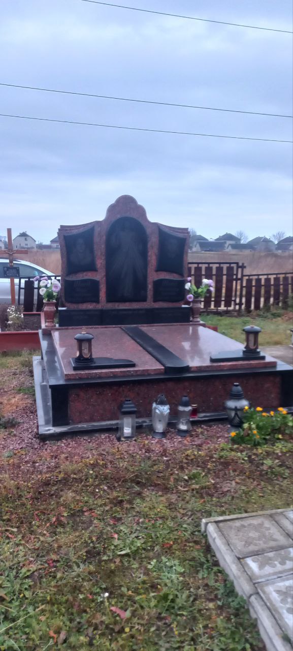 Подвійний пам’ятник №45