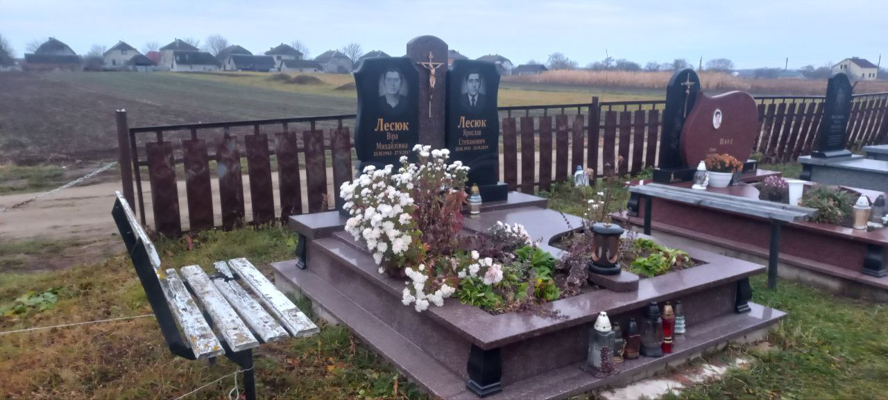 Подвійний пам’ятник №47