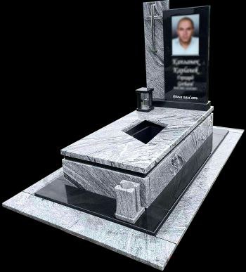 Пам’ятник з індійського граніту №11